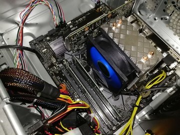 探秘電腦機箱內(nèi)部 認識計算機主機核心硬件